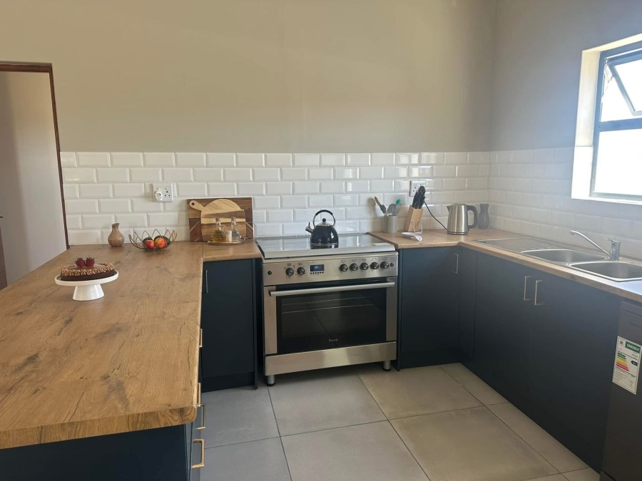 To Let 3 Bedroom Property for Rent in Hoogland Western Cape